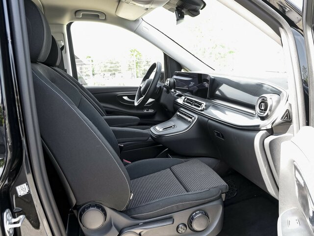 MERCEDES-BENZ V 220 d STYLE kompakt,6Sitzer,Distronic,AHK - Furgoneta de pasajeros: foto 4 MERCEDES-BENZ V 220 d STYLE kompakt,6Sitzer,Distronic,AHK - Furgoneta de pasajeros: foto 4