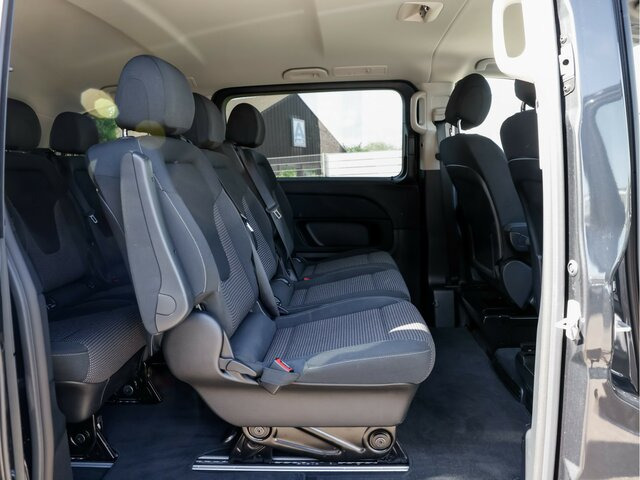 MERCEDES-BENZ V 220 d STYLE kompakt,8Sitzer,Standheizung,AHK... - Minibús, Furgoneta de pasajeros: foto 2 MERCEDES-BENZ V 220 d STYLE kompakt,8Sitzer,Standheizung,AHK... - Minibús, Furgoneta de pasajeros: foto 2