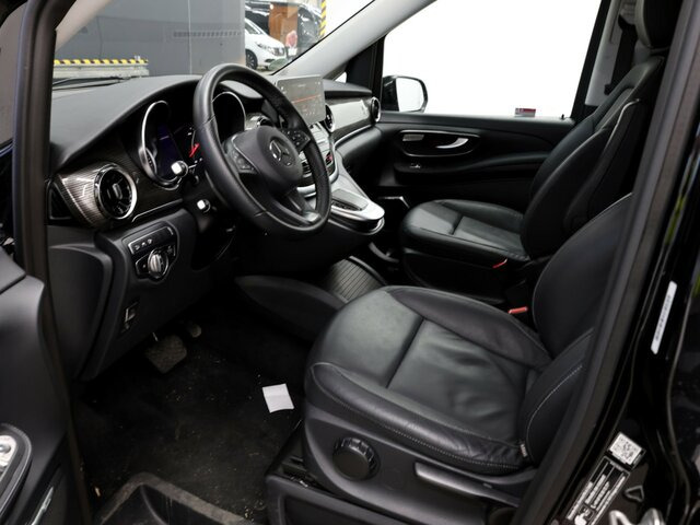 MERCEDES-BENZ V 300 Avantgarde Extralang,Allrad,2Schiebetüren... - Minibús, Furgoneta de pasajeros: foto 2 MERCEDES-BENZ V 300 Avantgarde Extralang,Allrad,2Schiebetüren... - Minibús, Furgoneta de pasajeros: foto 2