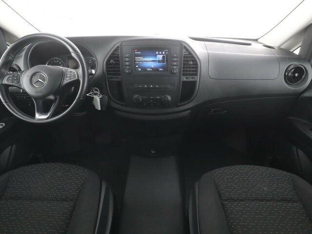 MERCEDES-BENZ Vito 114 TourerPro,Allrad,Automatik,8 Sitzer... - Furgoneta de pasajeros: foto 2 MERCEDES-BENZ Vito 114 TourerPro,Allrad,Automatik,8 Sitzer... - Furgoneta de pasajeros: foto 2