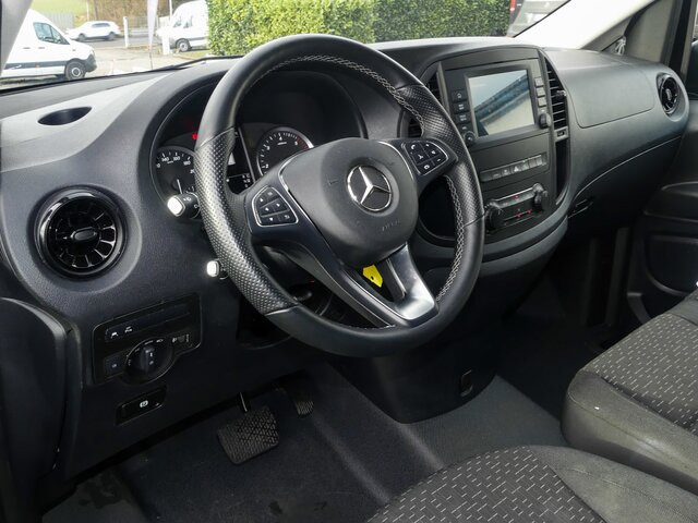 MERCEDES-BENZ Vito 116CDI lang,TourerPro,2Klima,9Sitze,Kamera - Minibús, Furgoneta de pasajeros: foto 4 MERCEDES-BENZ Vito 116CDI lang,TourerPro,2Klima,9Sitze,Kamera - Minibús, Furgoneta de pasajeros: foto 4