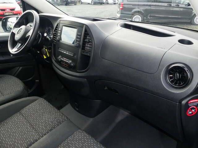 MERCEDES-BENZ Vito 116CDI lang,TourerPro,2Klima,9Sitze,Kamera - Minibús, Furgoneta de pasajeros: foto 3 MERCEDES-BENZ Vito 116CDI lang,TourerPro,2Klima,9Sitze,Kamera - Minibús, Furgoneta de pasajeros: foto 3