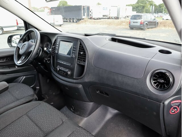MERCEDES-BENZ Vito 116CDI lang,TourerPro,2Klima,9Sitze,Kamera - Minibús, Furgoneta de pasajeros: foto 4 MERCEDES-BENZ Vito 116CDI lang,TourerPro,2Klima,9Sitze,Kamera - Minibús, Furgoneta de pasajeros: foto 4