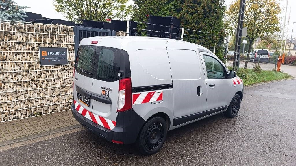 Dacia Dokker Transporter, Kastenwagen mit Schubladen - Furgoneta pequeña: foto 4 Dacia Dokker Transporter, Kastenwagen mit Schubladen - Furgoneta pequeña: foto 4