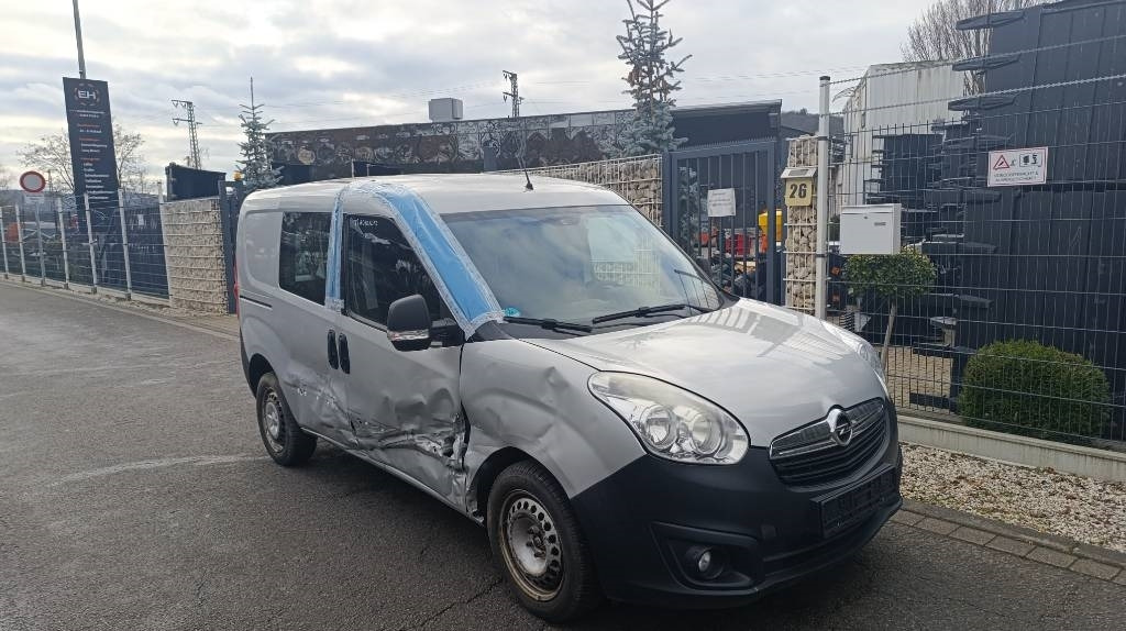 Opel Combo Kastenwagen Transp. Seitenschaden fahrbereit - Furgoneta caja cerrada: foto 2 Opel Combo Kastenwagen Transp. Seitenschaden fahrbereit - Furgoneta caja cerrada: foto 2