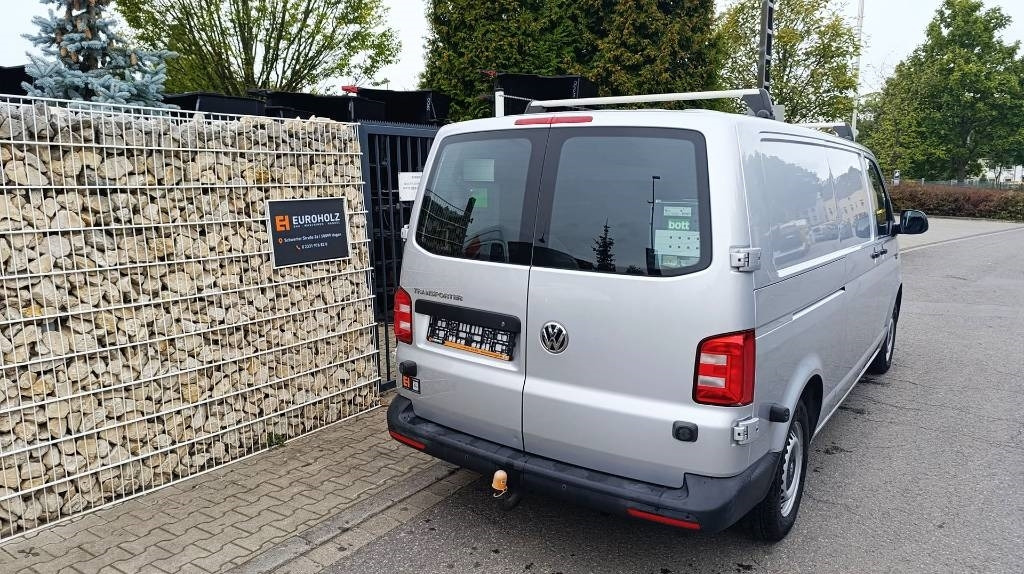 Volkswagen Transporter T6 TDI, Werkstattschränke Standheizung  - Furgoneta caja cerrada: foto 4 Volkswagen Transporter T6 TDI, Werkstattschränke Standheizung  - Furgoneta caja cerrada: foto 4