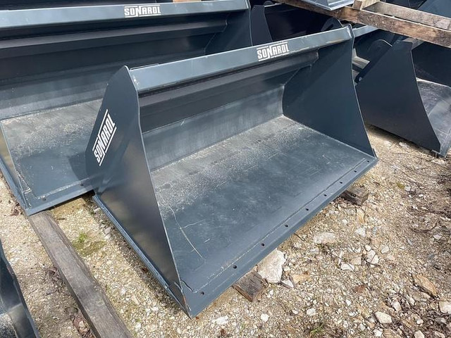 Sonarol Schwergutschaufel 180 cm mit Bobcat 114 cm Aufnahme - Cazo: foto 1 Sonarol Schwergutschaufel 180 cm mit Bobcat 114 cm Aufnahme - Cazo: foto 1