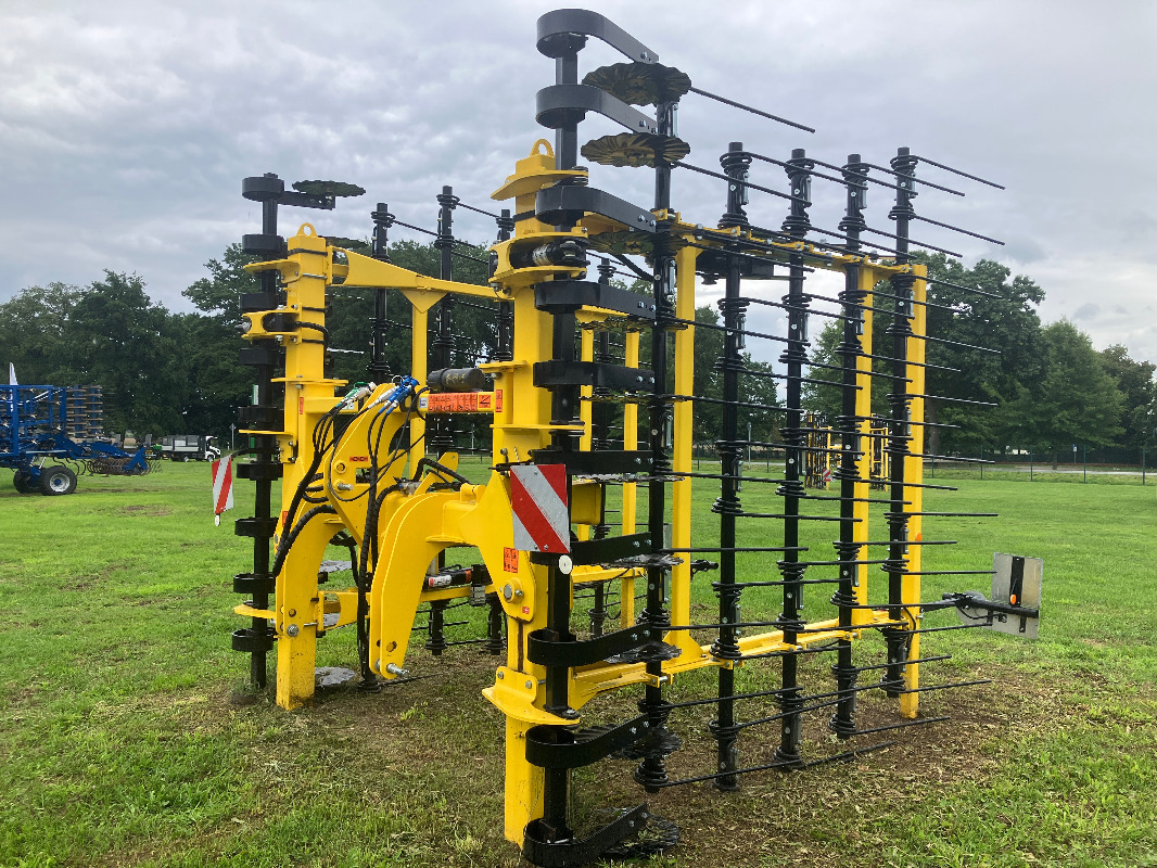 Bednar Striegel-Pro PN 6000 - Maquinaria para fertilización: foto 1 Bednar Striegel-Pro PN 6000 - Maquinaria para fertilización: foto 1