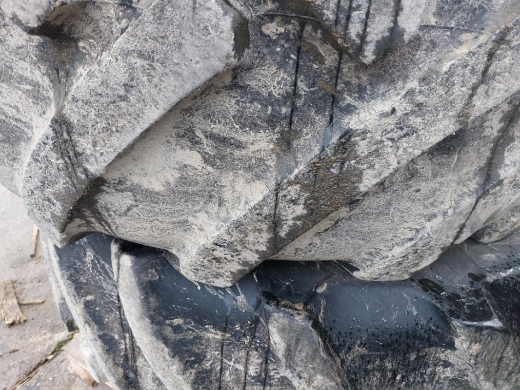 Continental 900/60R38  750/55R30  John Deere 8335R 8430 8530 - Neumáticos y llantas: foto 3 Continental 900/60R38  750/55R30  John Deere 8335R 8430 8530 - Neumáticos y llantas: foto 3