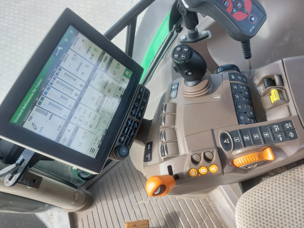 John Deere 6155R - Tractor: foto 5 John Deere 6155R - Tractor: foto 5