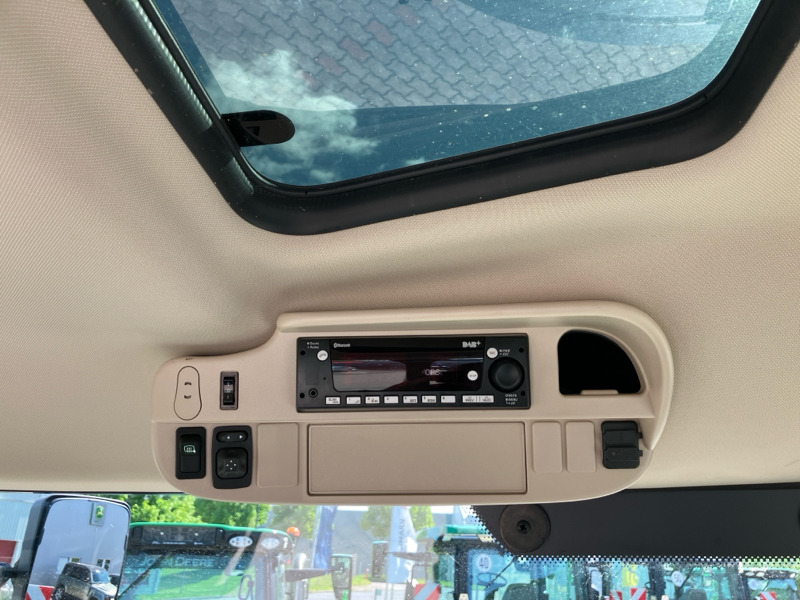 John Deere 6R250 mit FKH/ CommandPro/ Garantie bis 02.2027 - Tractor: foto 2 John Deere 6R250 mit FKH/ CommandPro/ Garantie bis 02.2027 - Tractor: foto 2