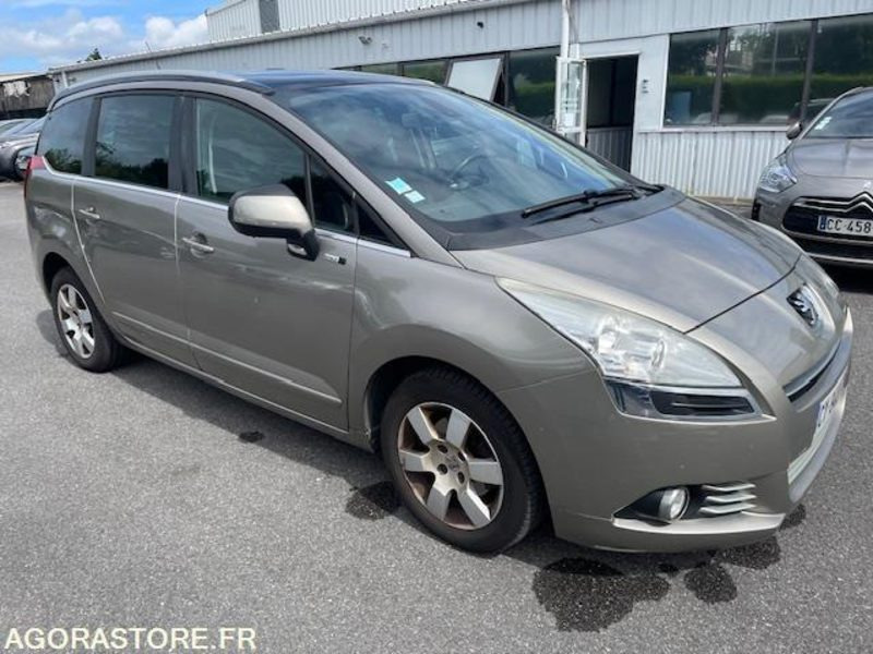 5008 STYLE 1.6 HDI 115cv 7PL- 08/2013/- 226500KM - Coche: foto 4 5008 STYLE 1.6 HDI 115cv 7PL- 08/2013/- 226500KM - Coche: foto 4