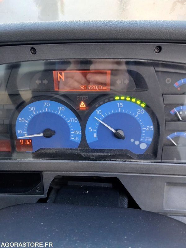 BALAYEUSE RENAULT MIDLUM 220 DCI - Barredora vial: foto 3 BALAYEUSE RENAULT MIDLUM 220 DCI - Barredora vial: foto 3