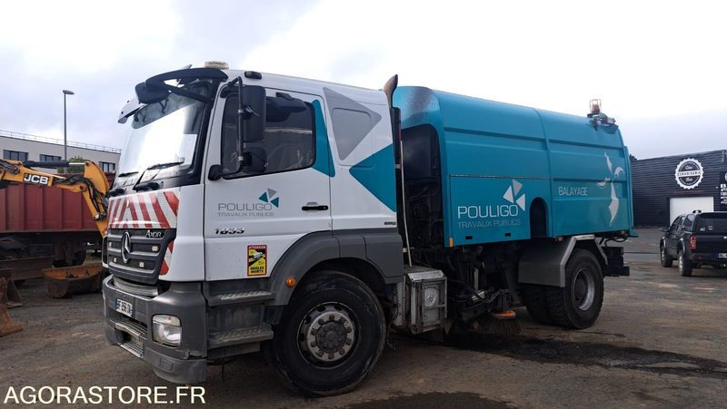 Balayeuse chantier MERCEDES 1833 - 264635KM - 2011 - Barredora vial: foto 1 Balayeuse chantier MERCEDES 1833 - 264635KM - 2011 - Barredora vial: foto 1