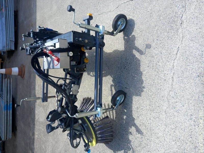 Barredora vial Balayeuse de voirie: foto 8 Barredora vial Balayeuse de voirie: foto 8