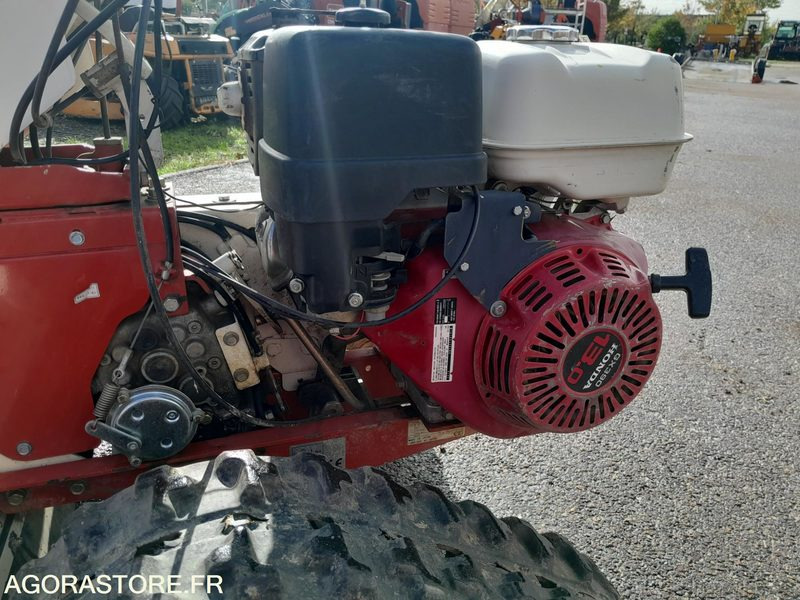 Broyeur à chenilles OREC HCR812 (BROY-19-0428-TAR) - Maquinaria de jardinería: foto 4 Broyeur à chenilles OREC HCR812 (BROY-19-0428-TAR) - Maquinaria de jardinería: foto 4