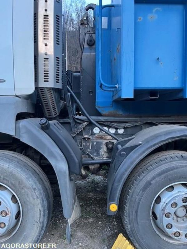 CAMION 8X4 RENAULT KERAX 420 DCI 2002 395000 KM - Cabeza tractora: foto 4 CAMION 8X4 RENAULT KERAX 420 DCI 2002 395000 KM - Cabeza tractora: foto 4