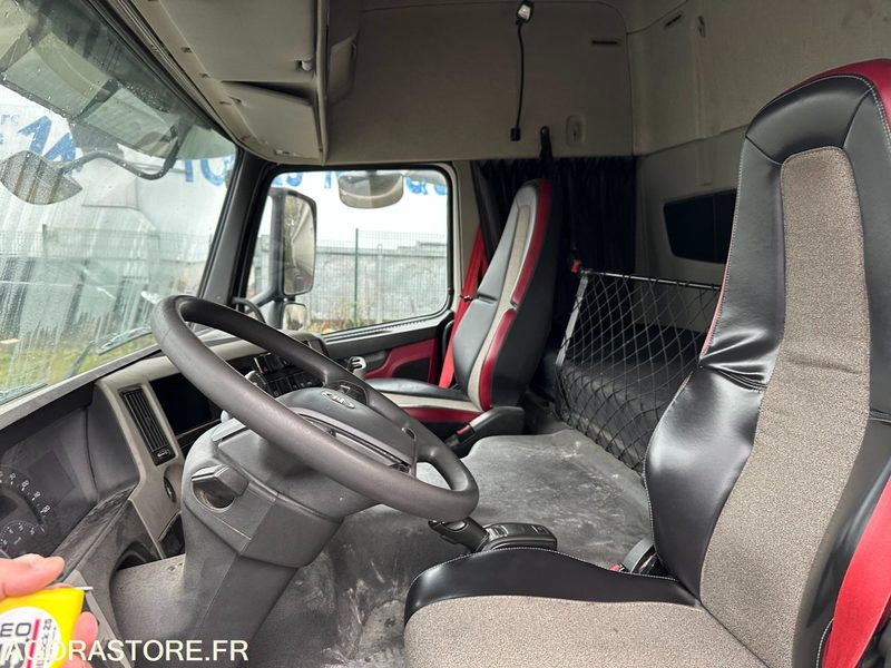 VOLVO FMII 450 EURO 6 - 2015 - 445 000 KMS - Cabeza tractora: foto 3 VOLVO FMII 450 EURO 6 - 2015 - 445 000 KMS - Cabeza tractora: foto 3