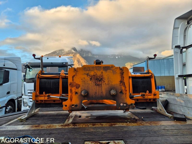 MERCEDES UNIMOG + LAME + SALEUSE 276590 KM 1973 - Camión: foto 2 MERCEDES UNIMOG + LAME + SALEUSE 276590 KM 1973 - Camión: foto 2