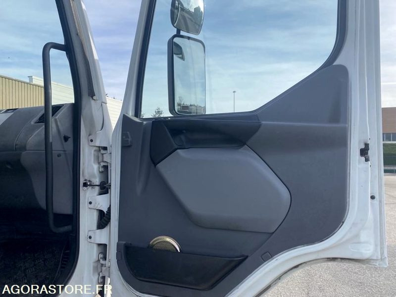 Camión RENAULT PREMIUM 210.19 19 t citerne ADR-  -2006-517007-BJ288SY - export only: foto 16