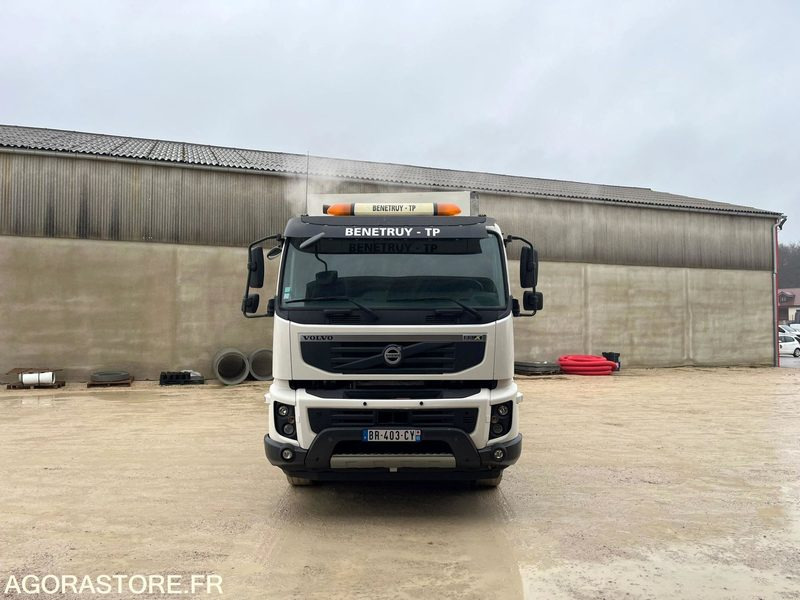 VOLVO TRIDEM Type : 3A 11T 36.000V - EXCAVATRICE-ASPIRATRICE SB 268 - 251629KM - Camión: foto 5 VOLVO TRIDEM Type : 3A 11T 36.000V - EXCAVATRICE-ASPIRATRICE SB 268 - 251629KM - Camión: foto 5