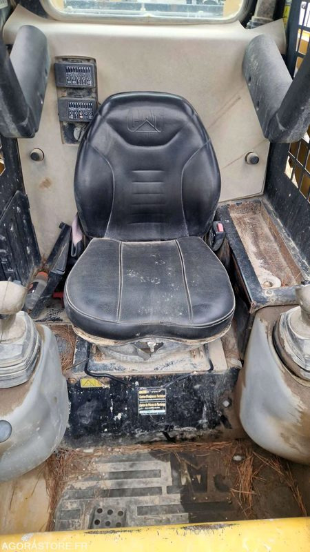 Minicargadora de cadenas Chargeur compact CATERPILLAR 259B3 -  YYZ00411 - 2011 - 3581h: foto 13