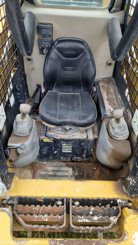 Minicargadora de cadenas Chargeur compact CATERPILLAR 259B3 -  YYZ00411 - 2011 - 3581h: foto 7