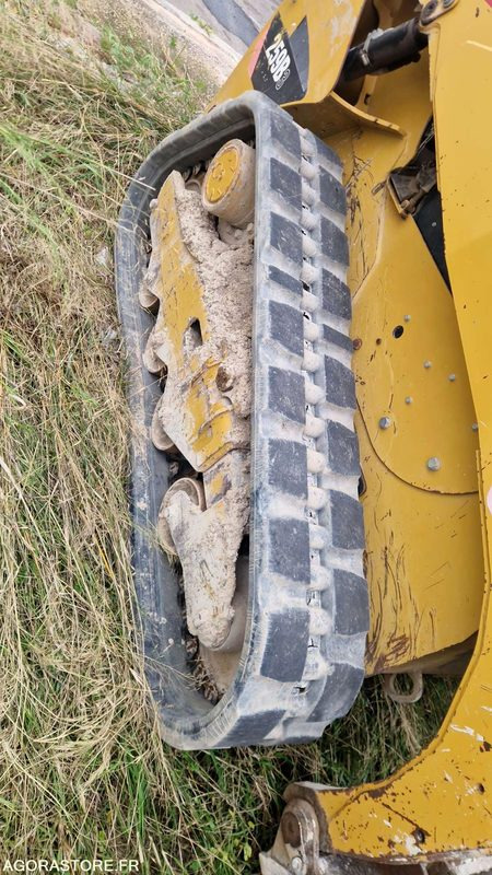 Minicargadora de cadenas Chargeur compact CATERPILLAR 259B3 -  YYZ00411 - 2011 - 3581h: foto 12