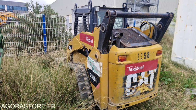 Minicargadora de cadenas Chargeur compact CATERPILLAR 259B3 -  YYZ00411 - 2011 - 3581h: foto 14