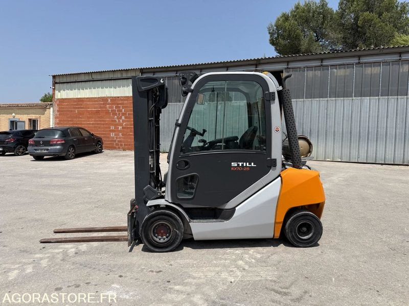 Chariot élévateur STILL 2T5 - 3300heures - Carretilla elevadora de gas: foto 2 Chariot élévateur STILL 2T5 - 3300heures - Carretilla elevadora de gas: foto 2