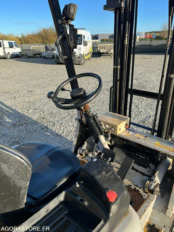 Caterpillar chariot élévateur diesel - Equipo de manutención: foto 5 Caterpillar chariot élévateur diesel - Equipo de manutención: foto 5