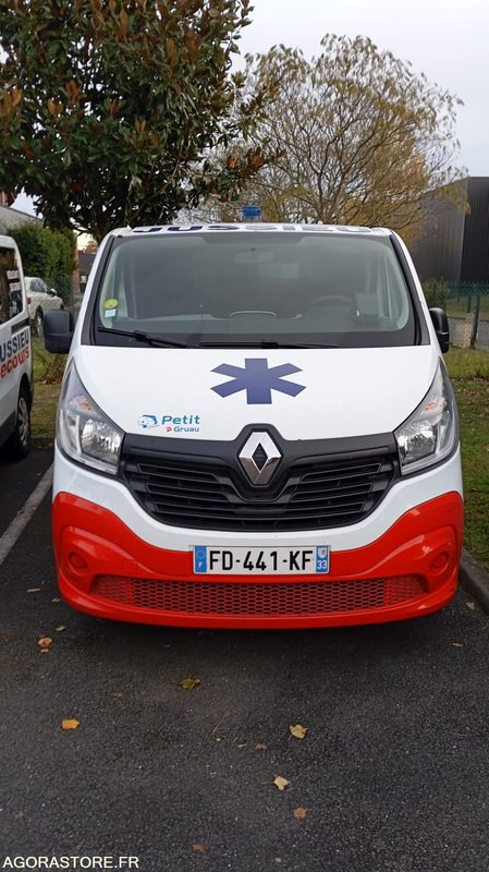 FD-441-KF - "PP"- Non Roulant - RENAULT TRAFIC - VASP - 318 629 Kms - Ambulancia: foto 4 FD-441-KF - "PP"- Non Roulant - RENAULT TRAFIC - VASP - 318 629 Kms - Ambulancia: foto 4