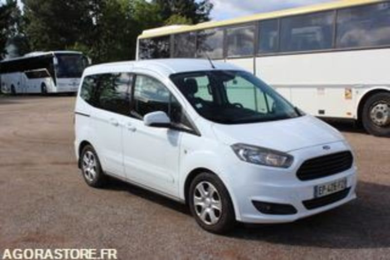 FORD TOURNEO - 2017 - 178 348 KMS - EP426FZ - Furgoneta pequeña: foto 2 FORD TOURNEO - 2017 - 178 348 KMS - EP426FZ - Furgoneta pequeña: foto 2