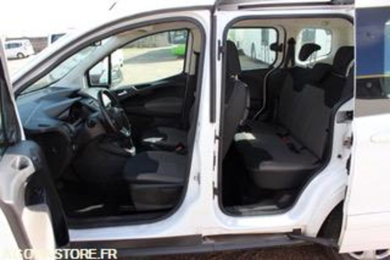 FORD TOURNEO - 2017 - 189 014 KMS - EP841FZ - Furgoneta pequeña: foto 5 FORD TOURNEO - 2017 - 189 014 KMS - EP841FZ - Furgoneta pequeña: foto 5
