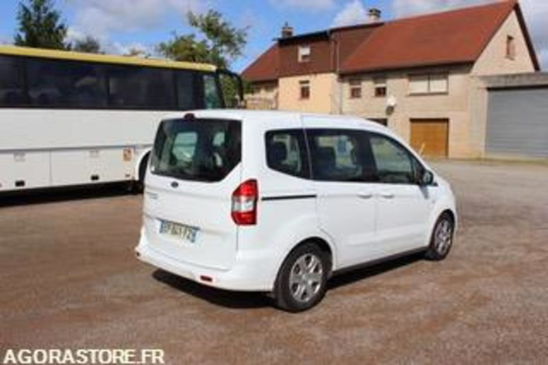 FORD TOURNEO - 2017 - 189 014 KMS - EP841FZ - Furgoneta pequeña: foto 3 FORD TOURNEO - 2017 - 189 014 KMS - EP841FZ - Furgoneta pequeña: foto 3