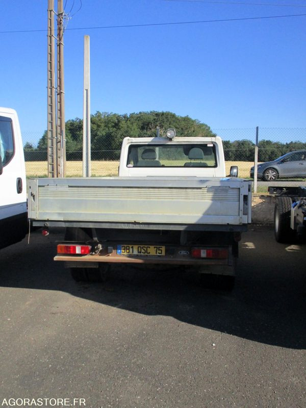 FORD TRANSIT PLATEAU BENNE / 275600 KMS / 2006 / 381 QSC 75 - Furgoneta basculante: foto 4 FORD TRANSIT PLATEAU BENNE / 275600 KMS / 2006 / 381 QSC 75 - Furgoneta basculante: foto 4
