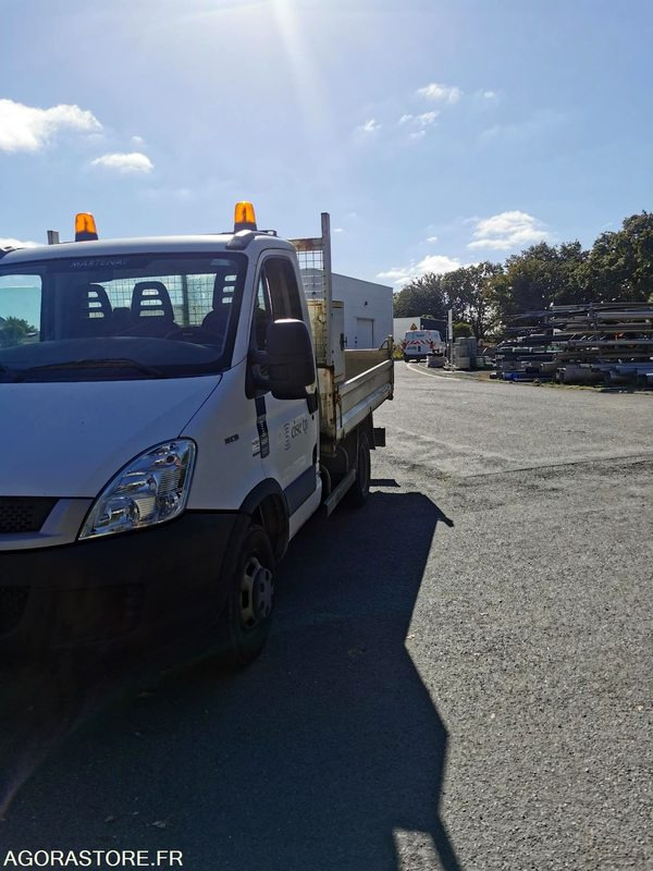 FOURGON BENNE - IVECO - DAILY 35C13 - 2011 / 264350 KM - BJ028EC - Furgoneta basculante: foto 3 FOURGON BENNE - IVECO - DAILY 35C13 - 2011 / 264350 KM - BJ028EC - Furgoneta basculante: foto 3