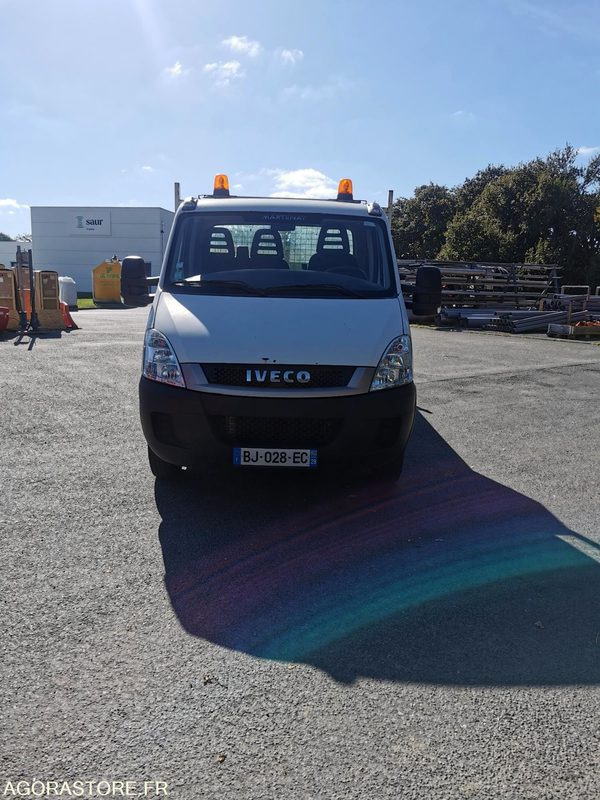 FOURGON BENNE - IVECO - DAILY 35C13 - 2011 / 264350 KM - BJ028EC - Furgoneta basculante: foto 1 FOURGON BENNE - IVECO - DAILY 35C13 - 2011 / 264350 KM - BJ028EC - Furgoneta basculante: foto 1
