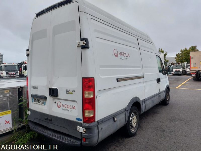 Fourgon IVECO Daily CNG- AA-840-JA - 176200 km (BARA - R51754) - Furgón: foto 4 Fourgon IVECO Daily CNG- AA-840-JA - 176200 km (BARA - R51754) - Furgón: foto 4