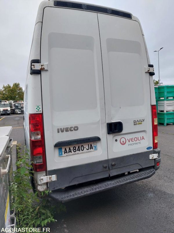 Fourgon IVECO Daily CNG- AA-840-JA - 176200 km (BARA - R51754) - Furgón: foto 2 Fourgon IVECO Daily CNG- AA-840-JA - 176200 km (BARA - R51754) - Furgón: foto 2