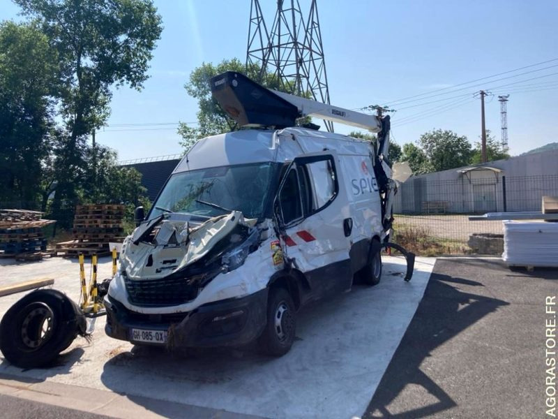 IVECO DAILY 50C18 NACELLE VERSALIFT - Furgoneta: foto 2 IVECO DAILY 50C18 NACELLE VERSALIFT - Furgoneta: foto 2