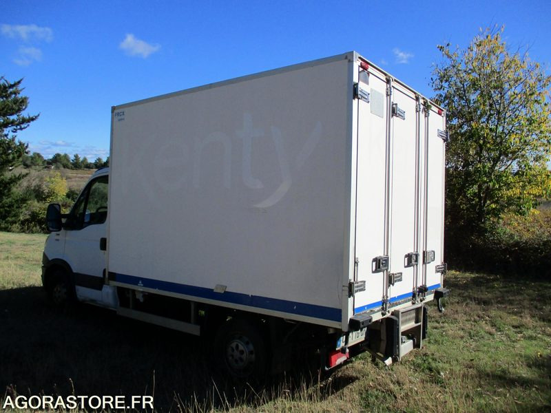 IVECO 35S13 de 2013 chassis cabine frigorifique - Furgoneta frigorifica: foto 3 IVECO 35S13 de 2013 chassis cabine frigorifique - Furgoneta frigorifica: foto 3