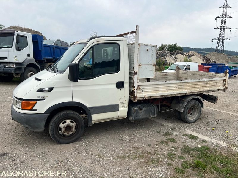 IVECO BENNE 35C12 - Furgoneta basculante: foto 2 IVECO BENNE 35C12 - Furgoneta basculante: foto 2