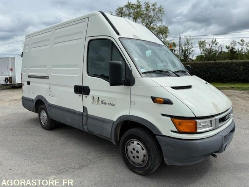 IVECO DAILY - 2003 - 173808KMS - Furgón: foto 5 IVECO DAILY - 2003 - 173808KMS - Furgón: foto 5