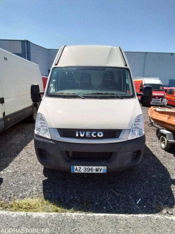 IVECO DAILY - FOURGON - 178000KM - 2010 (AZ396MV) - Furgón: foto 1 IVECO DAILY - FOURGON - 178000KM - 2010 (AZ396MV) - Furgón: foto 1