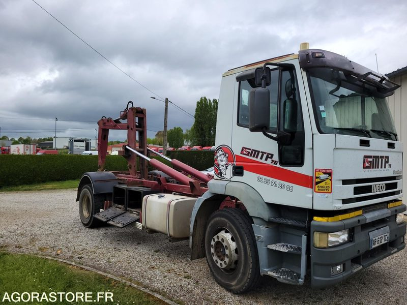 Iveco 190E24 polybenne sans benne - Camión multibasculante, Camión grúa: foto 2 Iveco 190E24 polybenne sans benne - Camión multibasculante, Camión grúa: foto 2