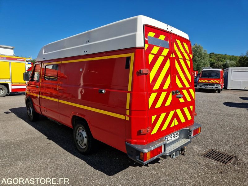 Iveco 35.8 Daily - 2003 - 45048 - 3028RB55 - Furgón: foto 4 Iveco 35.8 Daily - 2003 - 45048 - 3028RB55 - Furgón: foto 4