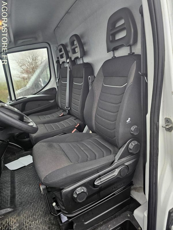 Iveco daily 35S14 - GJ847HQ - 8815 kms 2022 - Furgón: foto 5 Iveco daily 35S14 - GJ847HQ - 8815 kms 2022 - Furgón: foto 5