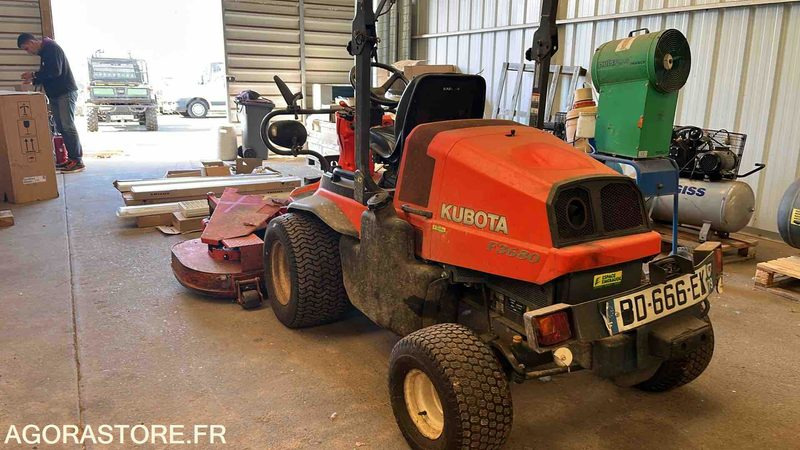 KUBOTA F3680 - 2010 - 2064h - Cortacésped: foto 1 KUBOTA F3680 - 2010 - 2064h - Cortacésped: foto 1