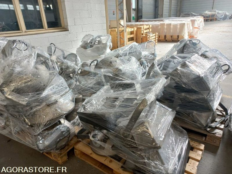 LOT DE 75 PROJECTEURS - ECLAIRAGE SPORTIF - Herramienta/ Equipo: foto 4 LOT DE 75 PROJECTEURS - ECLAIRAGE SPORTIF - Herramienta/ Equipo: foto 4